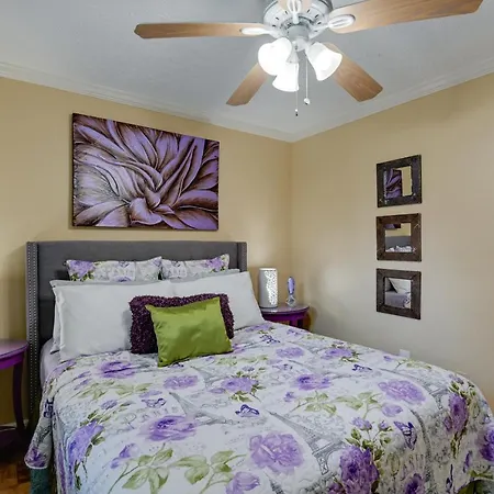 Charming Nashville Home Near Restaurants And Bars!